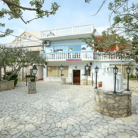 Apartments Nin Apartman