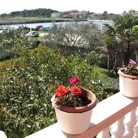 Apartman Apartments Nin Nin