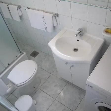 Apartments Nin Apartman