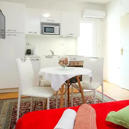 Apartments Nin Apartman